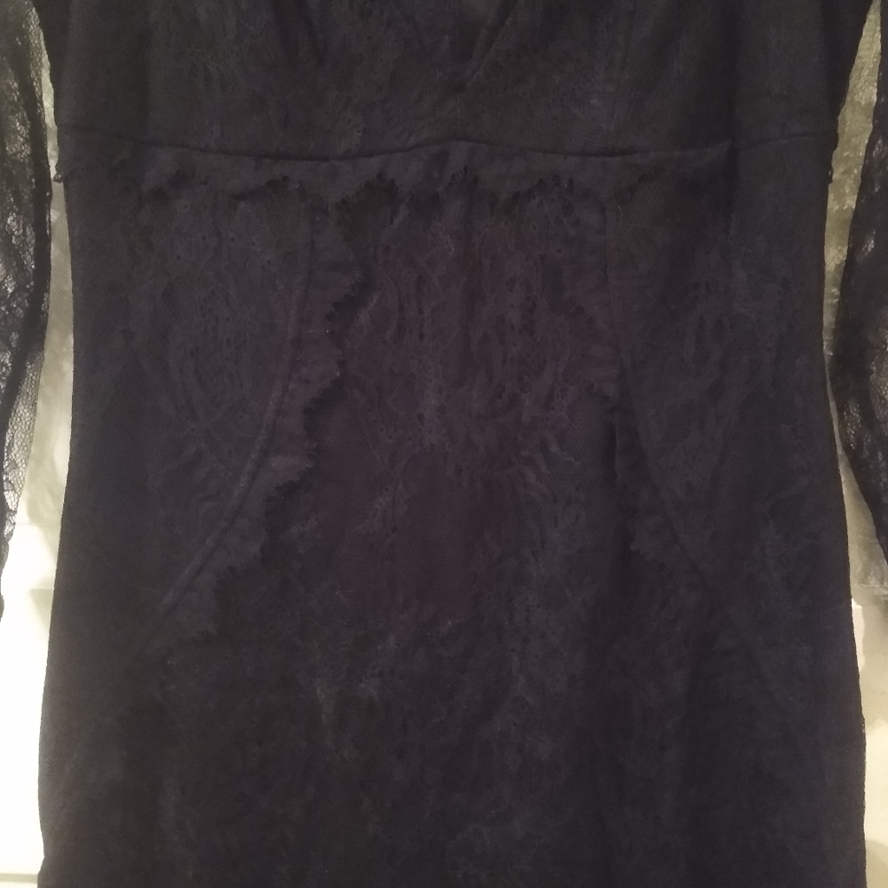 SOLD - La Femme en noir large La Dentelle dress - Picture 4 of 9